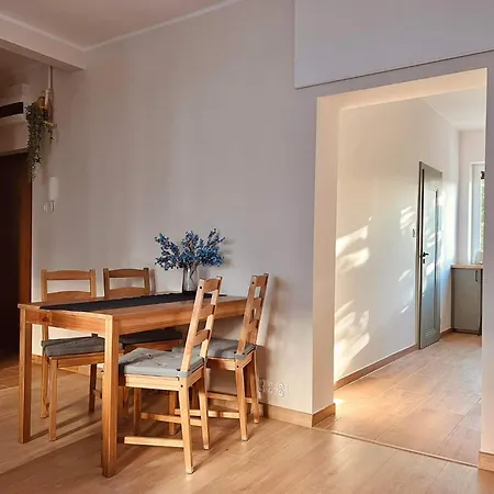 Przytulna Kawalerka Przy Plazy Apartment *